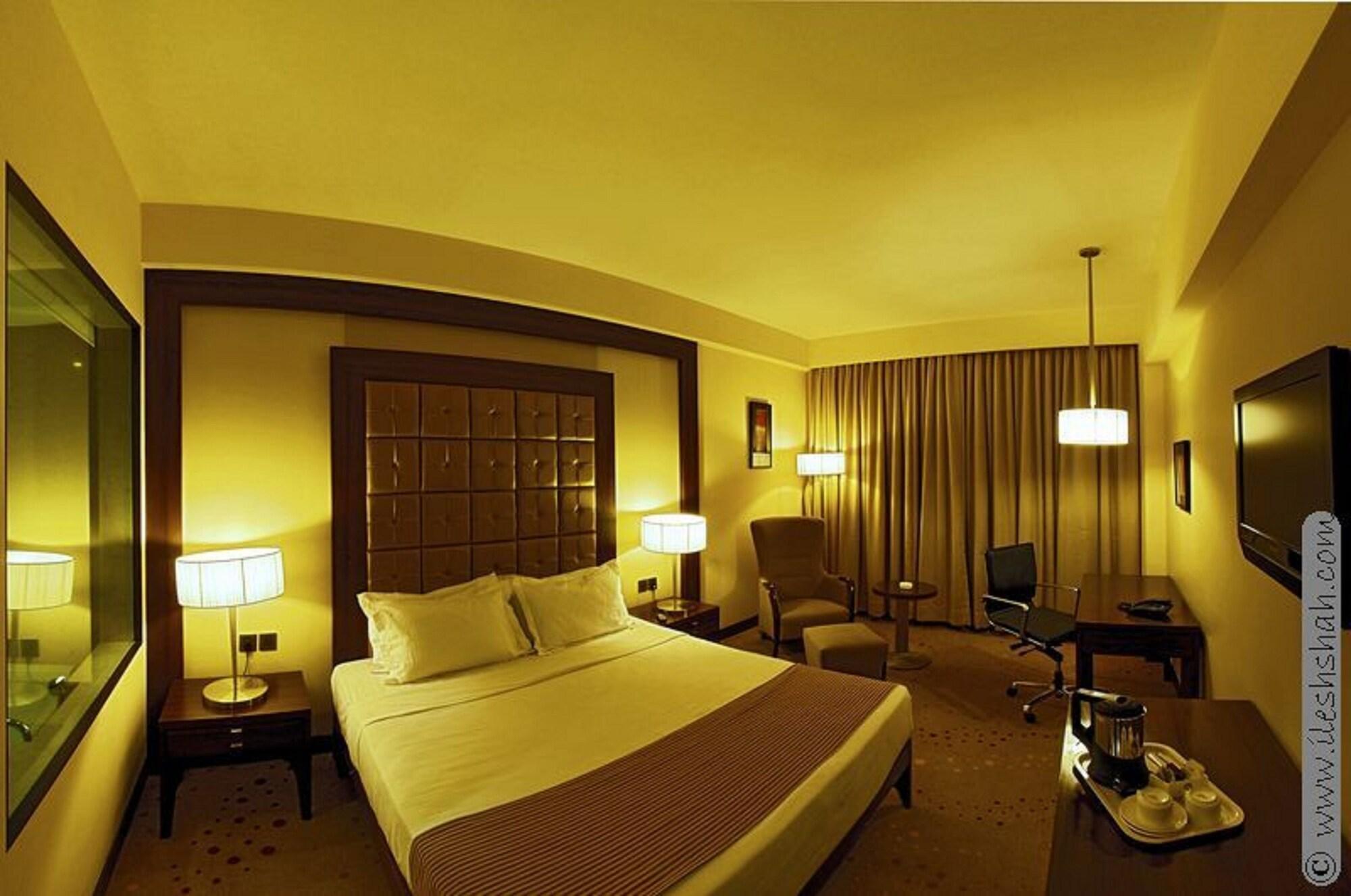 The Cambay Grand Otel Amhedabad Dış mekan fotoğraf