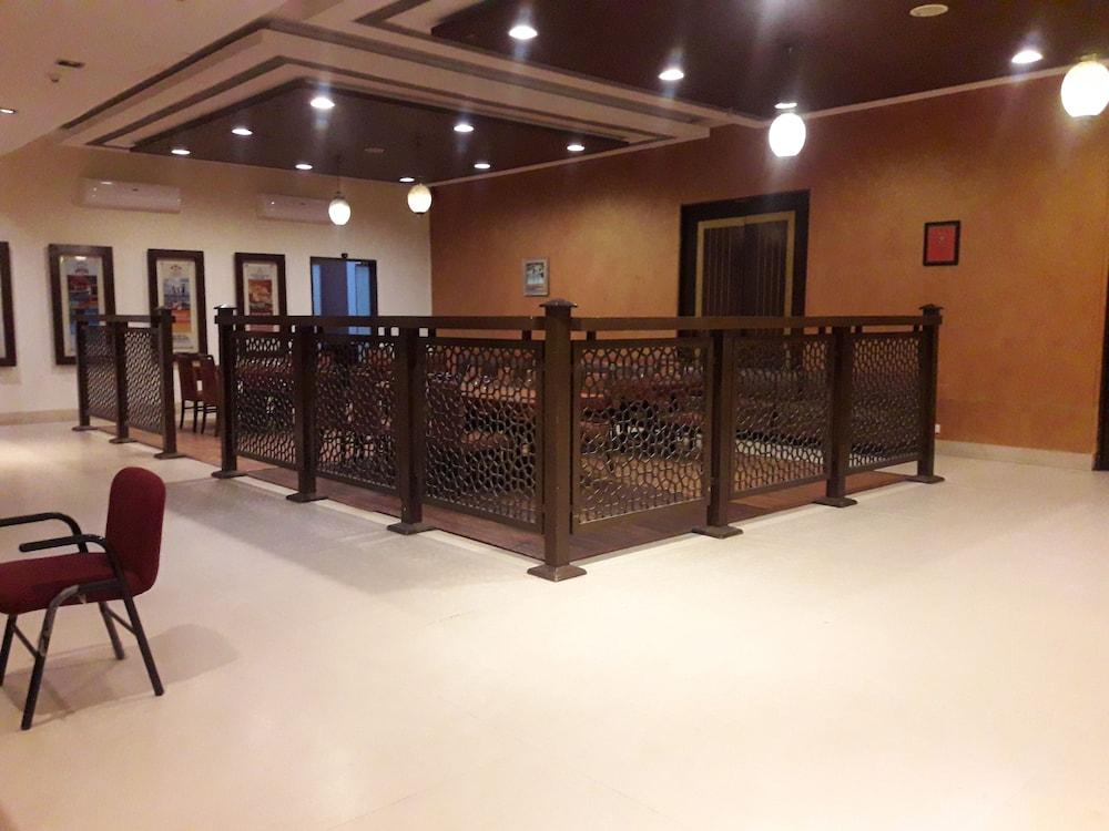 The Cambay Grand Otel Amhedabad Dış mekan fotoğraf