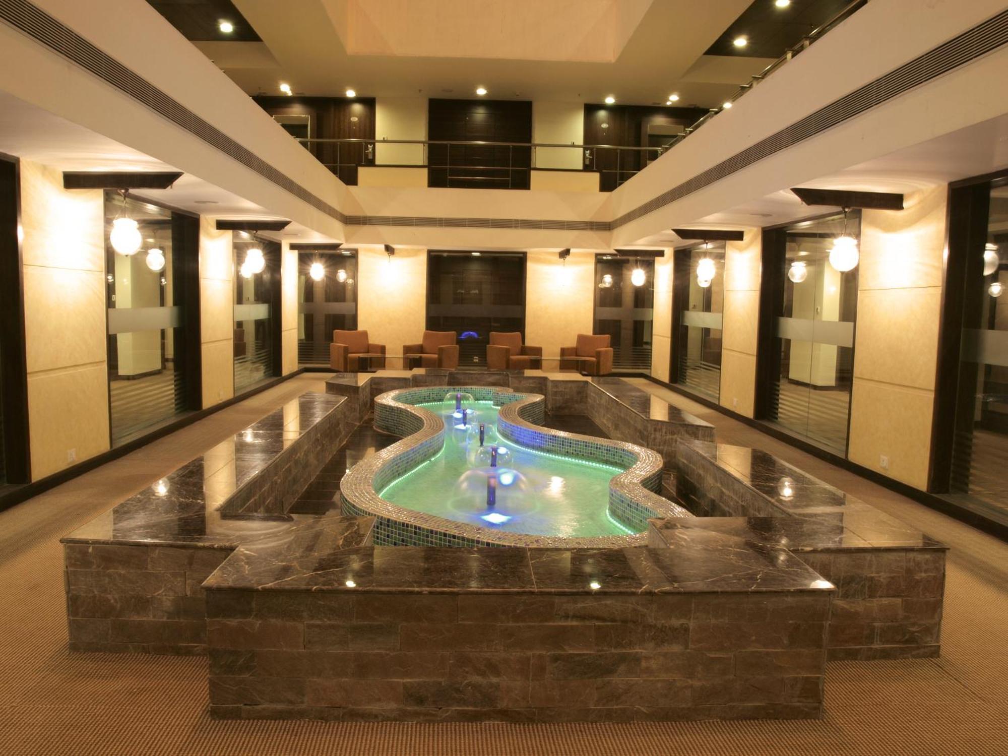 The Cambay Grand Otel Amhedabad Dış mekan fotoğraf
