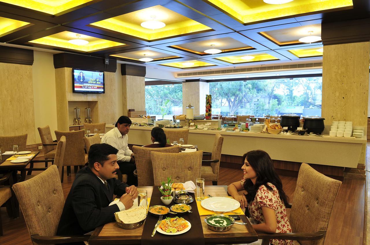 The Cambay Grand Otel Amhedabad Dış mekan fotoğraf