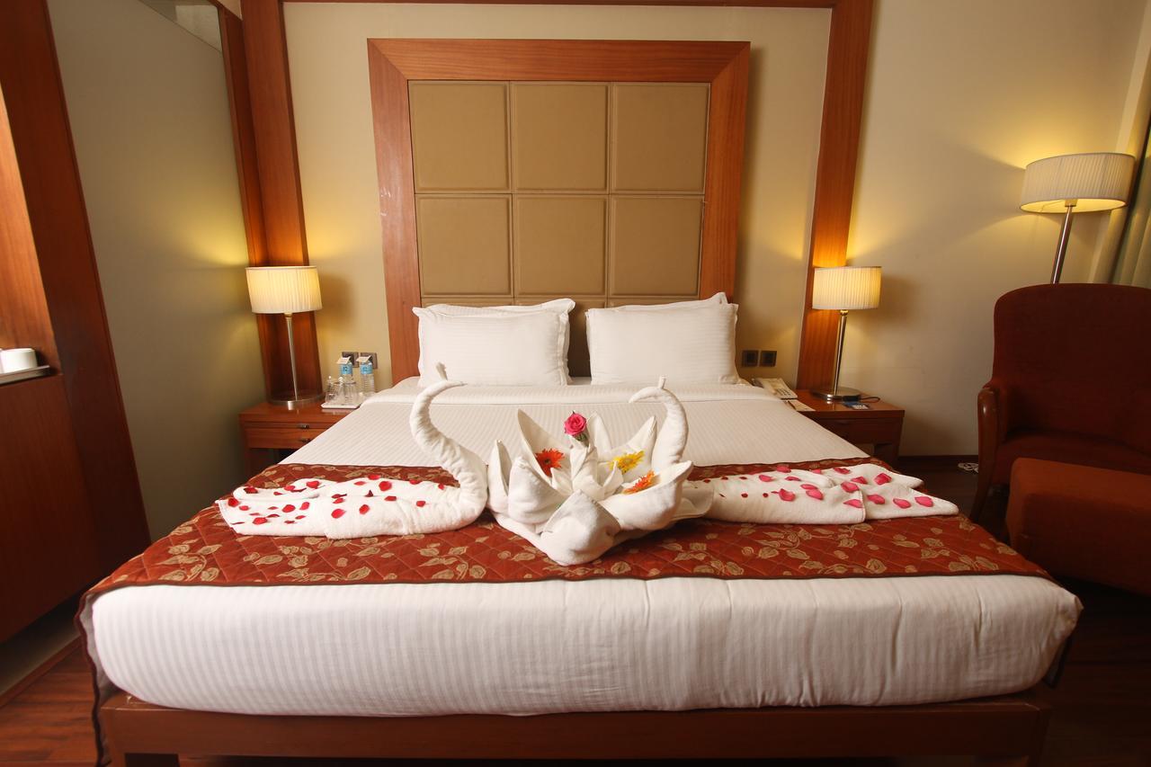 The Cambay Grand Otel Amhedabad Dış mekan fotoğraf