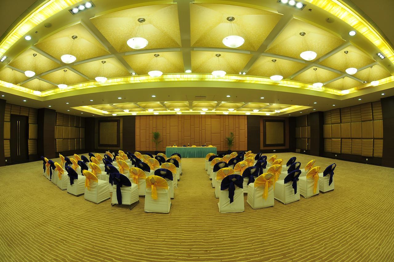 The Cambay Grand Otel Amhedabad Dış mekan fotoğraf