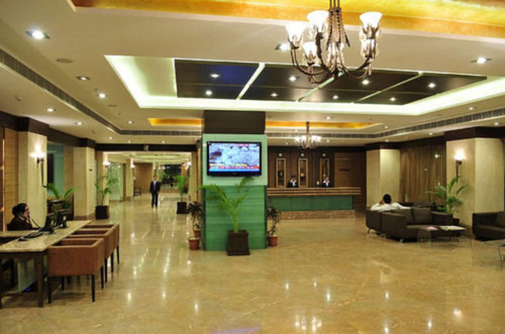 The Cambay Grand Otel Amhedabad Dış mekan fotoğraf