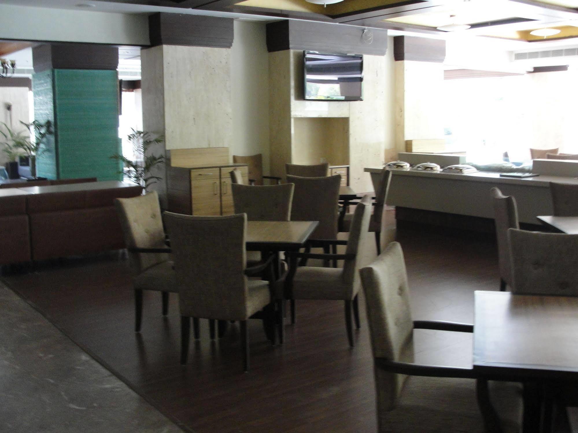 The Cambay Grand Otel Amhedabad Dış mekan fotoğraf