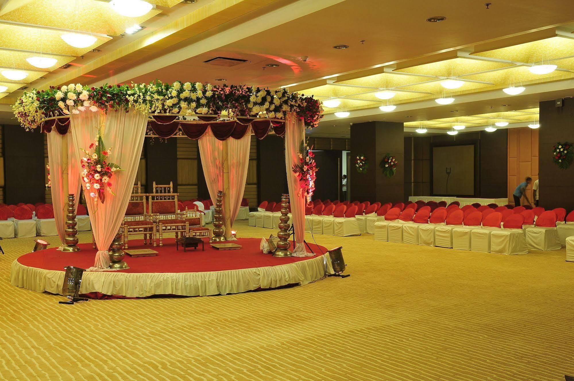 The Cambay Grand Otel Amhedabad Dış mekan fotoğraf